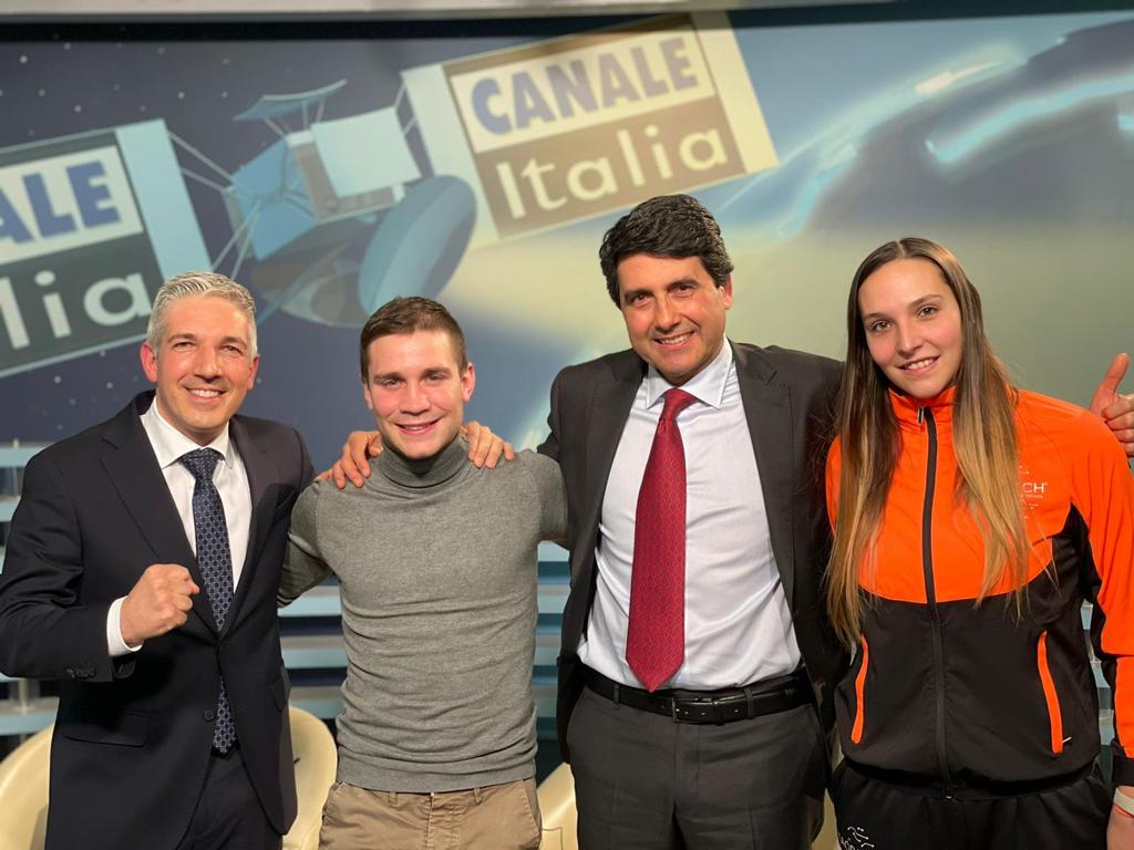 Luca rigoldi box ed Elisa molinarolo salto in alto con l’asta in tv insieme a Dr angeloni e Dr fabio Fontana